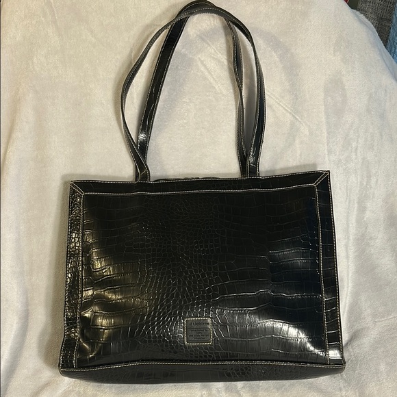LIZ CLAIBORNE Black Croc-Embossed Tote And Matching Wallet - Picture 3 of 12